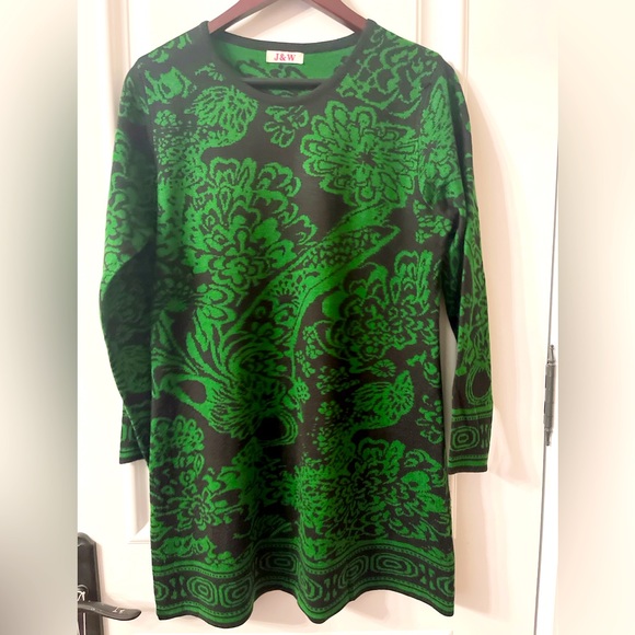 Sweater - Picture 1 of 2